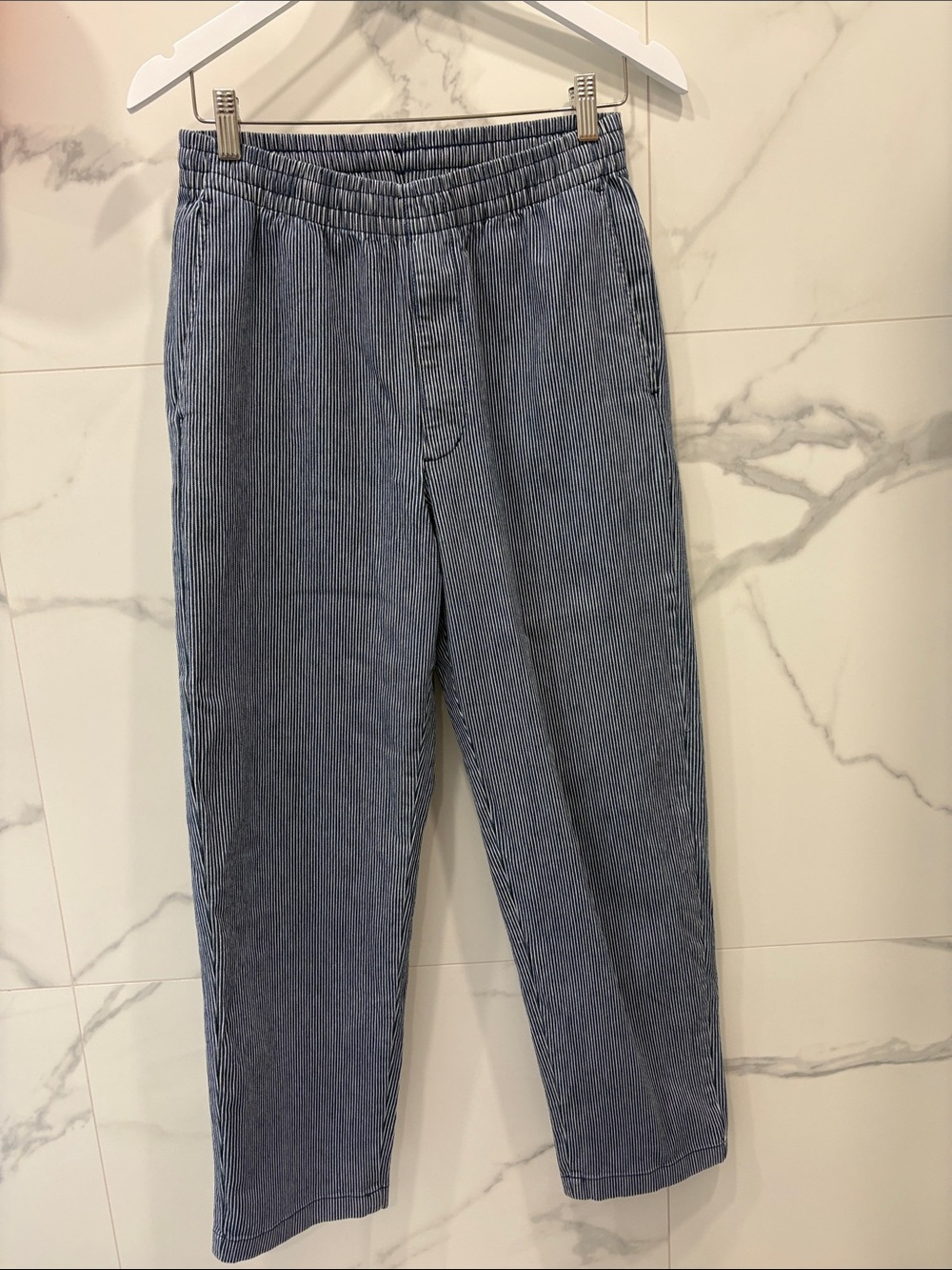 Uniqlo Men's Blue Pinstripe Elastic Waist Pants. Size small. Waist 27-30 inches